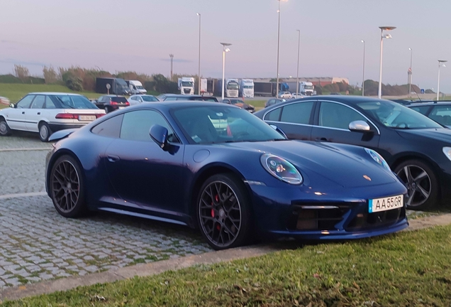 Porsche 992 Carrera 4S