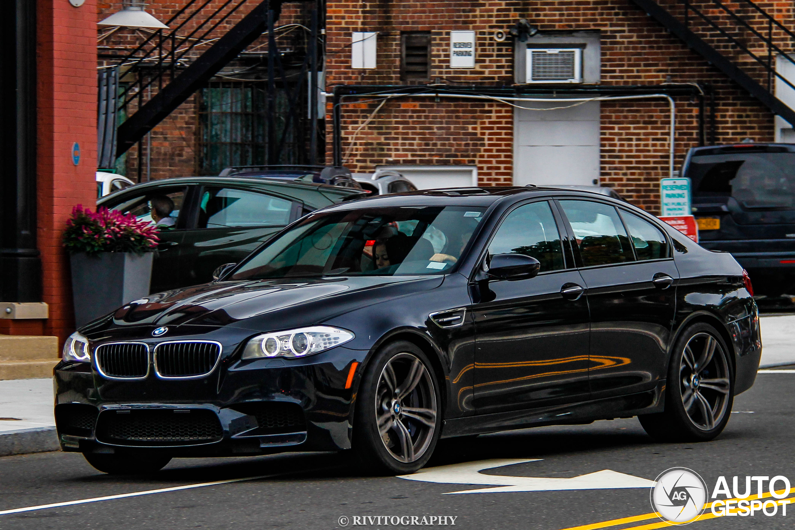 BMW M5 F10 2011