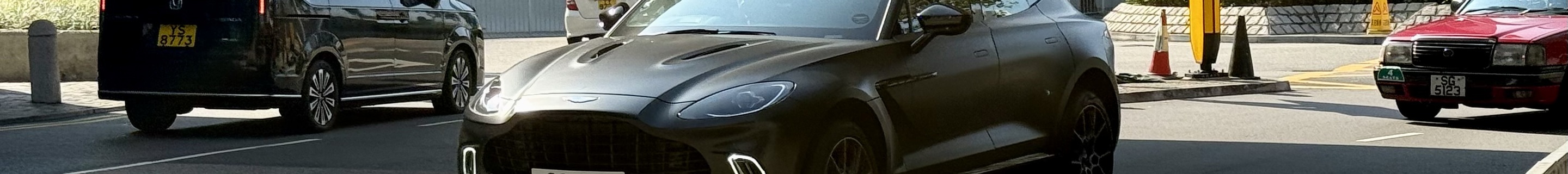 Aston Martin DBX