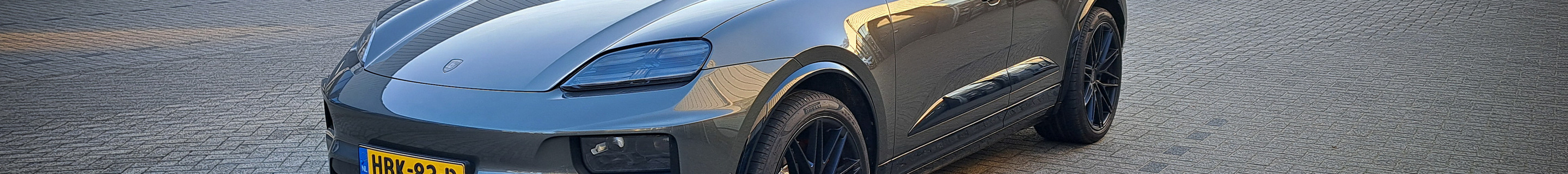 Porsche Macan EV Turbo