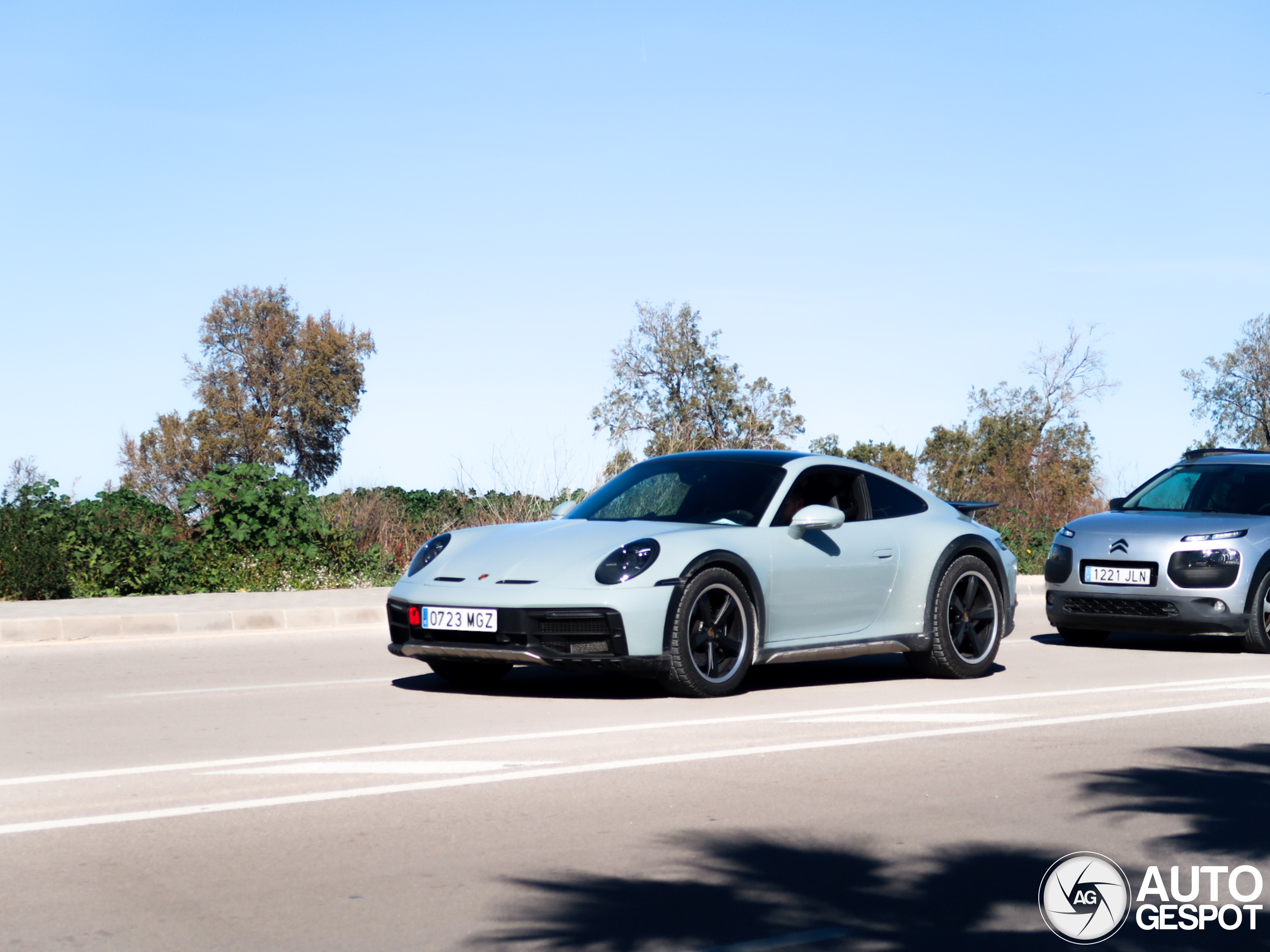 Porsche 992 Dakar