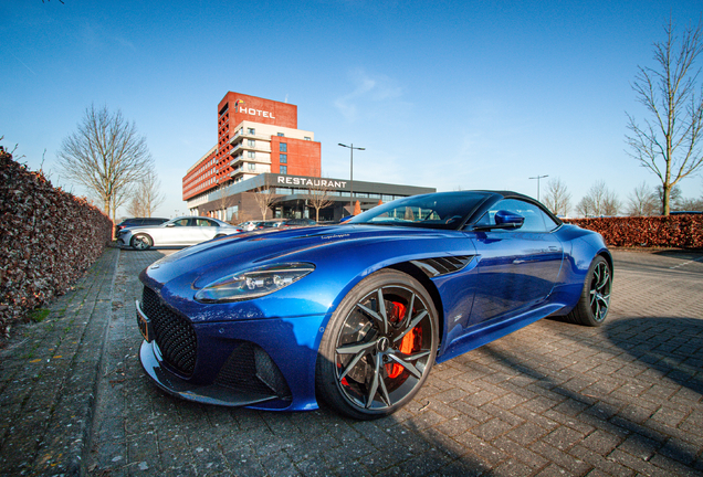 Aston Martin DBS Superleggera Volante