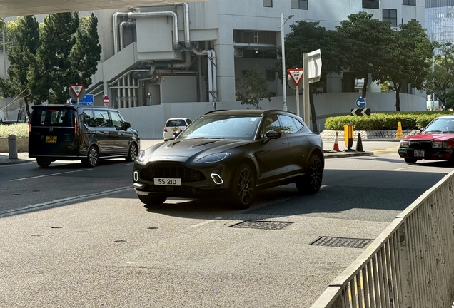 Aston Martin DBX