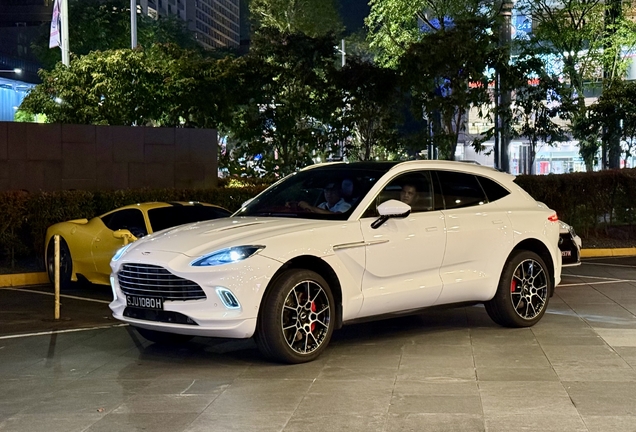Aston Martin DBX