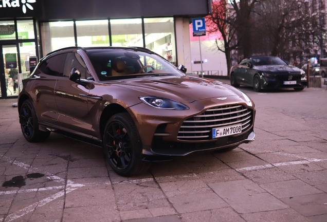 Aston Martin DBX707