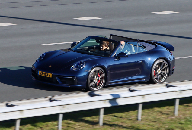 Porsche 992 Carrera 4S Cabriolet