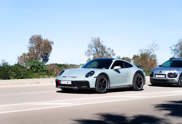 Porsche 992 Dakar