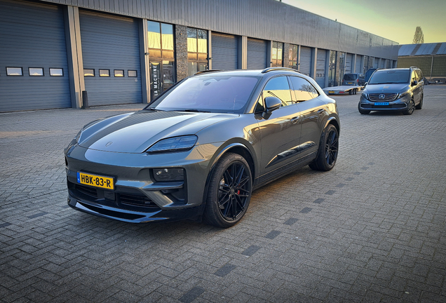 Porsche Macan EV Turbo