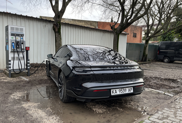 Porsche Taycan Turbo S