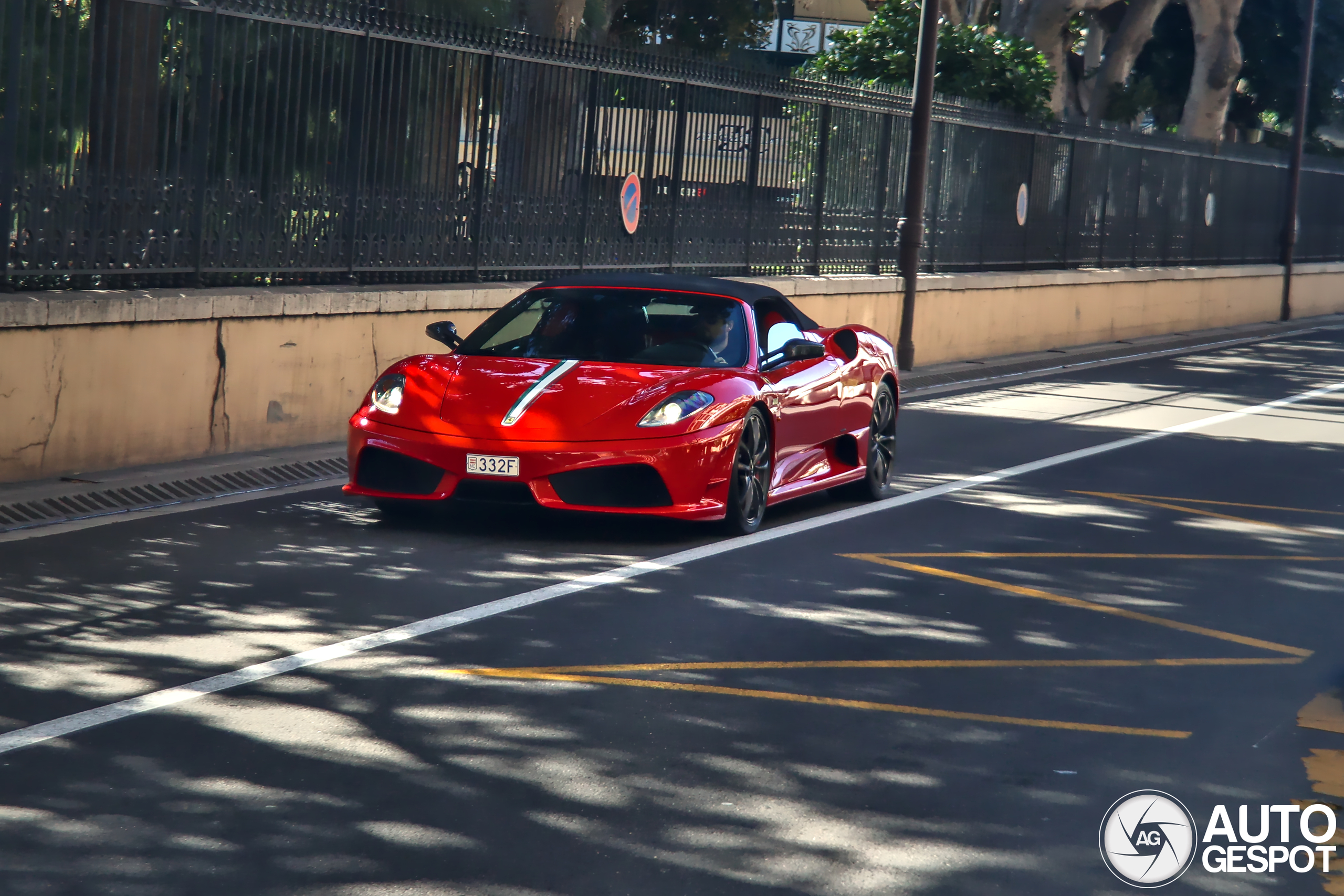 Ferrari Scuderia Spider 16M