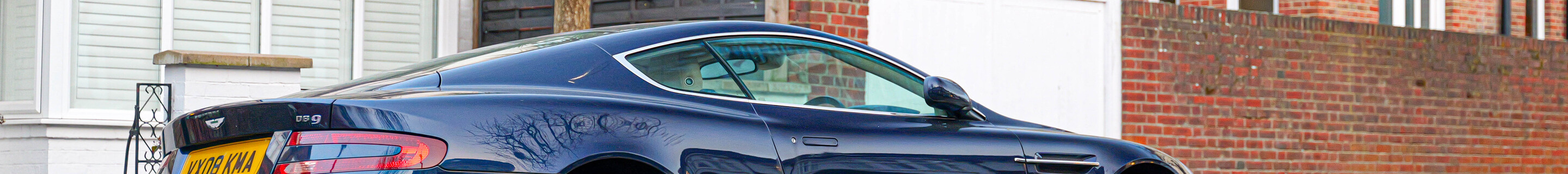 Aston Martin DB9