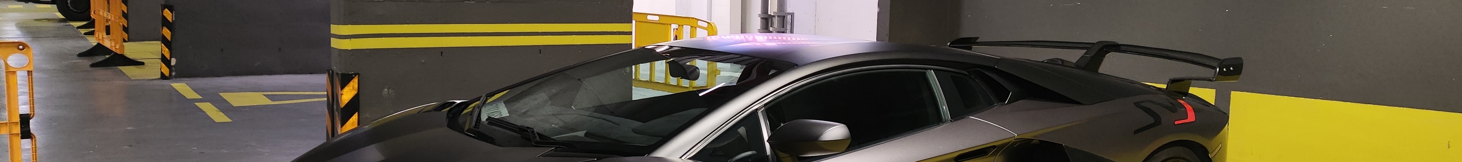 Lamborghini Aventador LP700-4