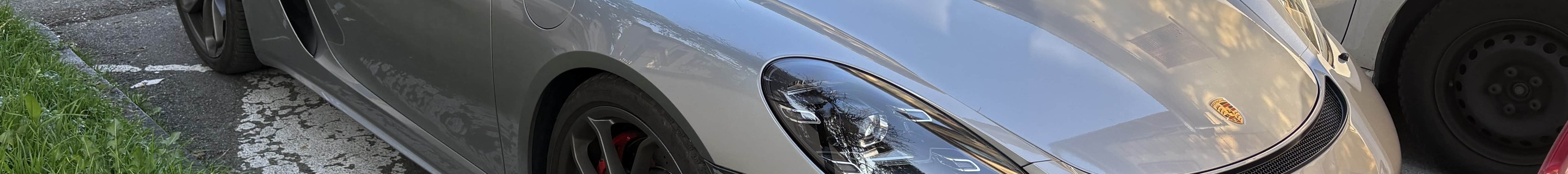 Porsche 718 Cayman GT4