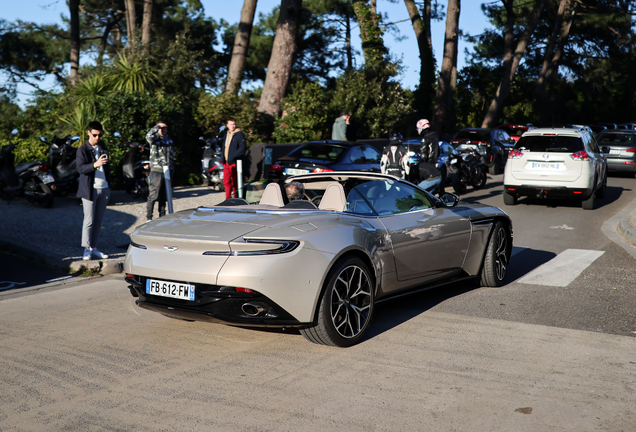 Aston Martin DB11 V8 Volante