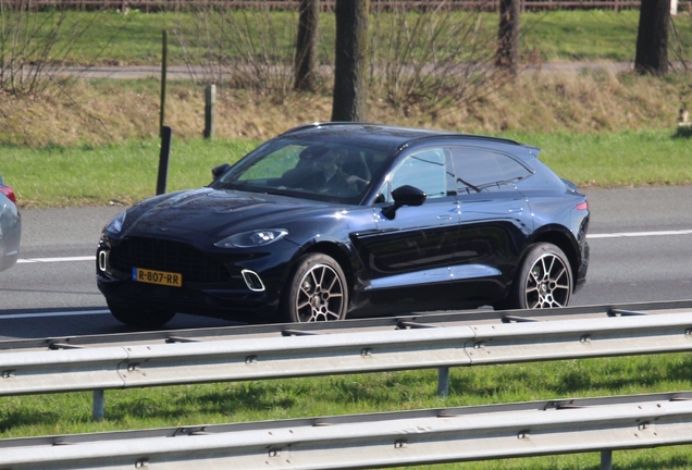 Aston Martin DBX