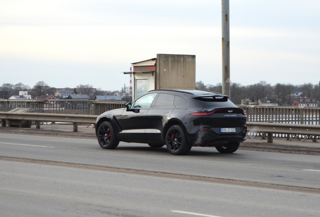 Aston Martin DBX