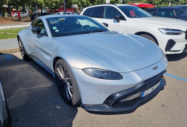 Aston Martin V8 Vantage 2018