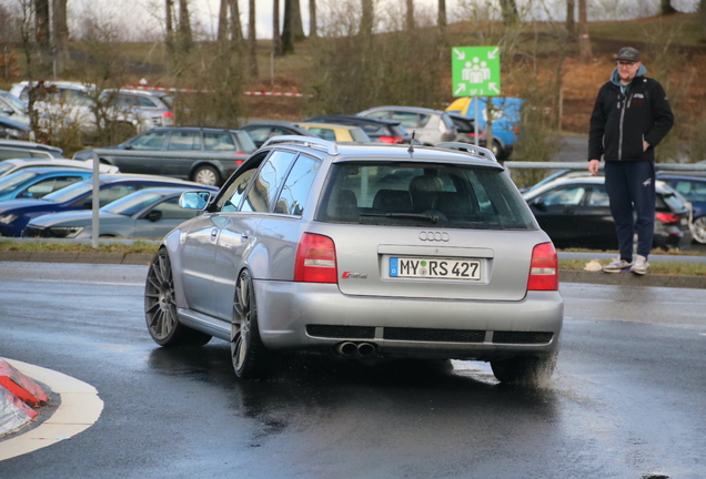 Audi RS4 Avant B5