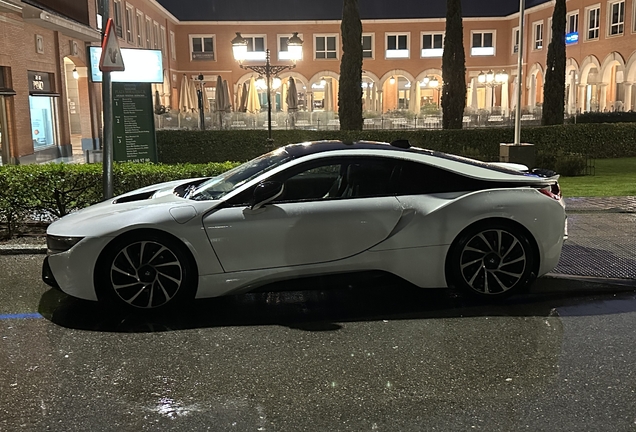 BMW i8