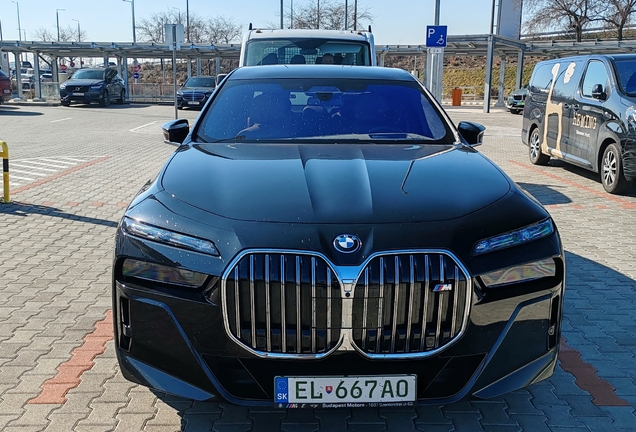 BMW M760e xDrive