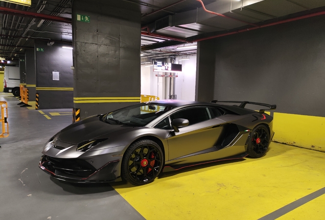 Lamborghini Aventador LP700-4