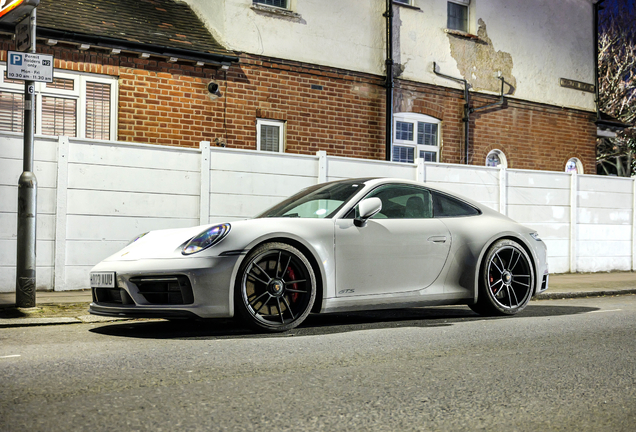 Porsche 992 Carrera 4 GTS