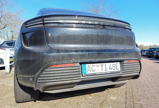Porsche Macan EV Turbo