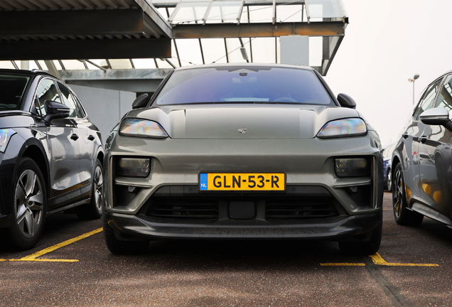 Porsche Macan EV Turbo