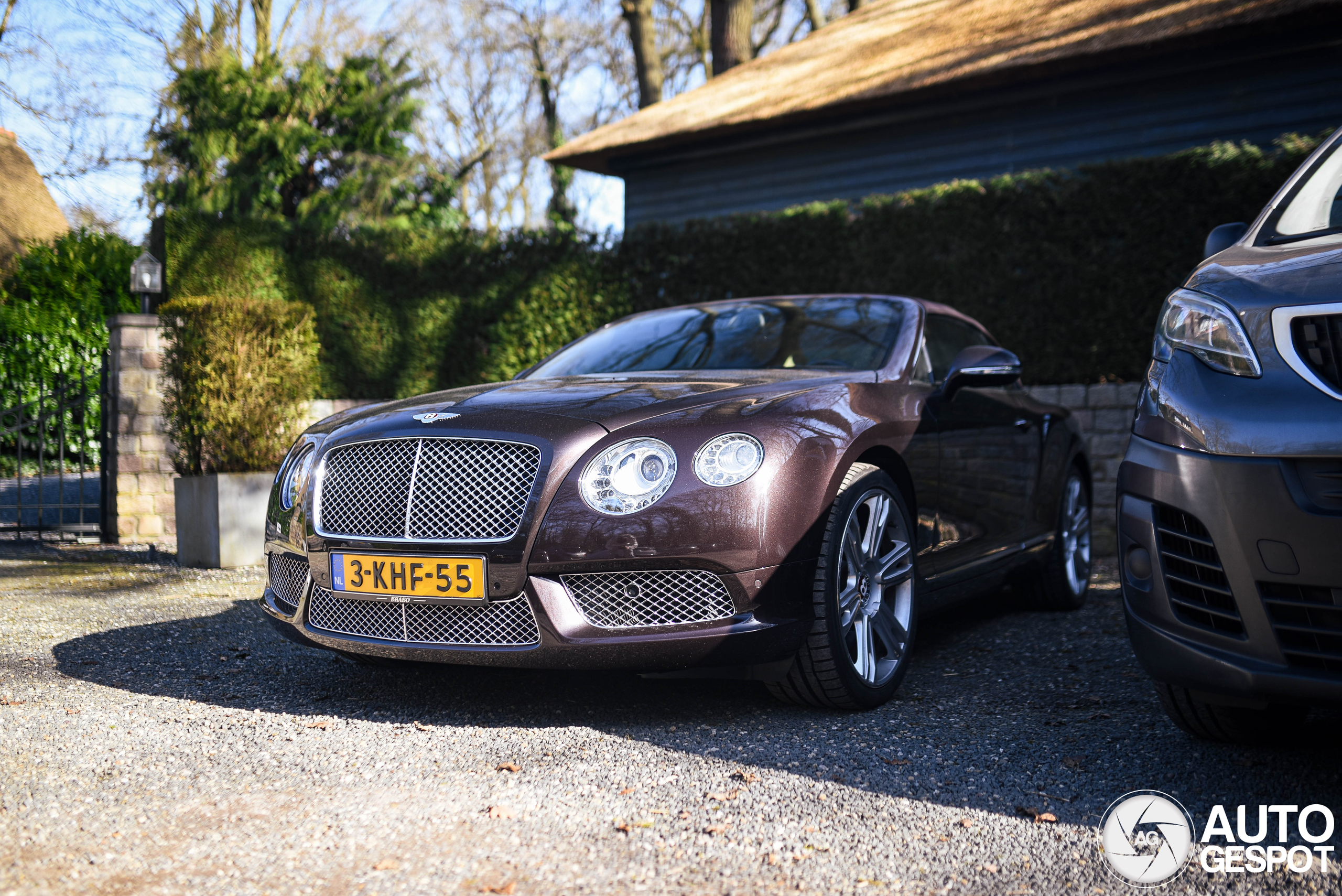 Bentley Continental GTC V8