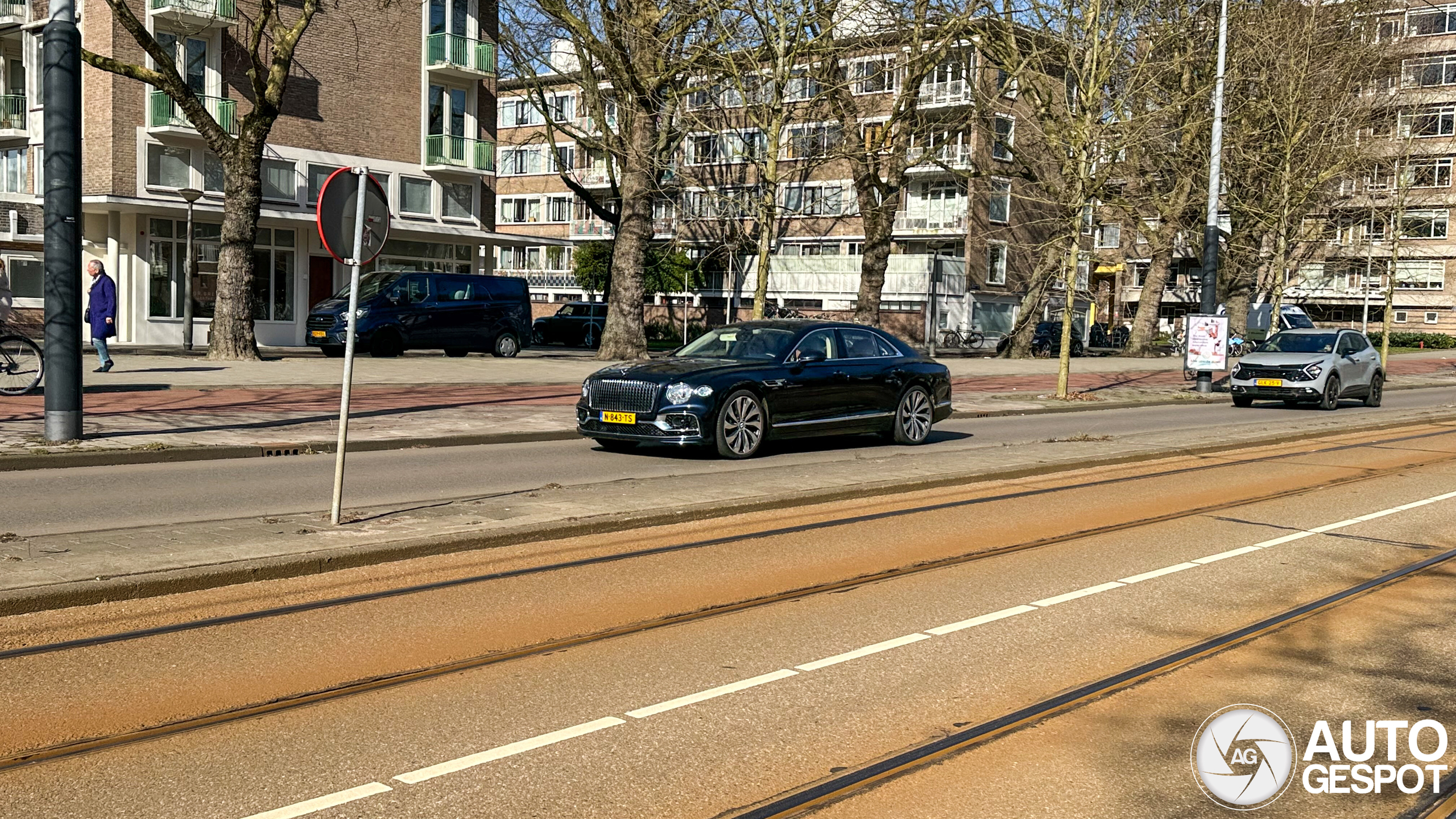 Bentley Flying Spur V8 2021