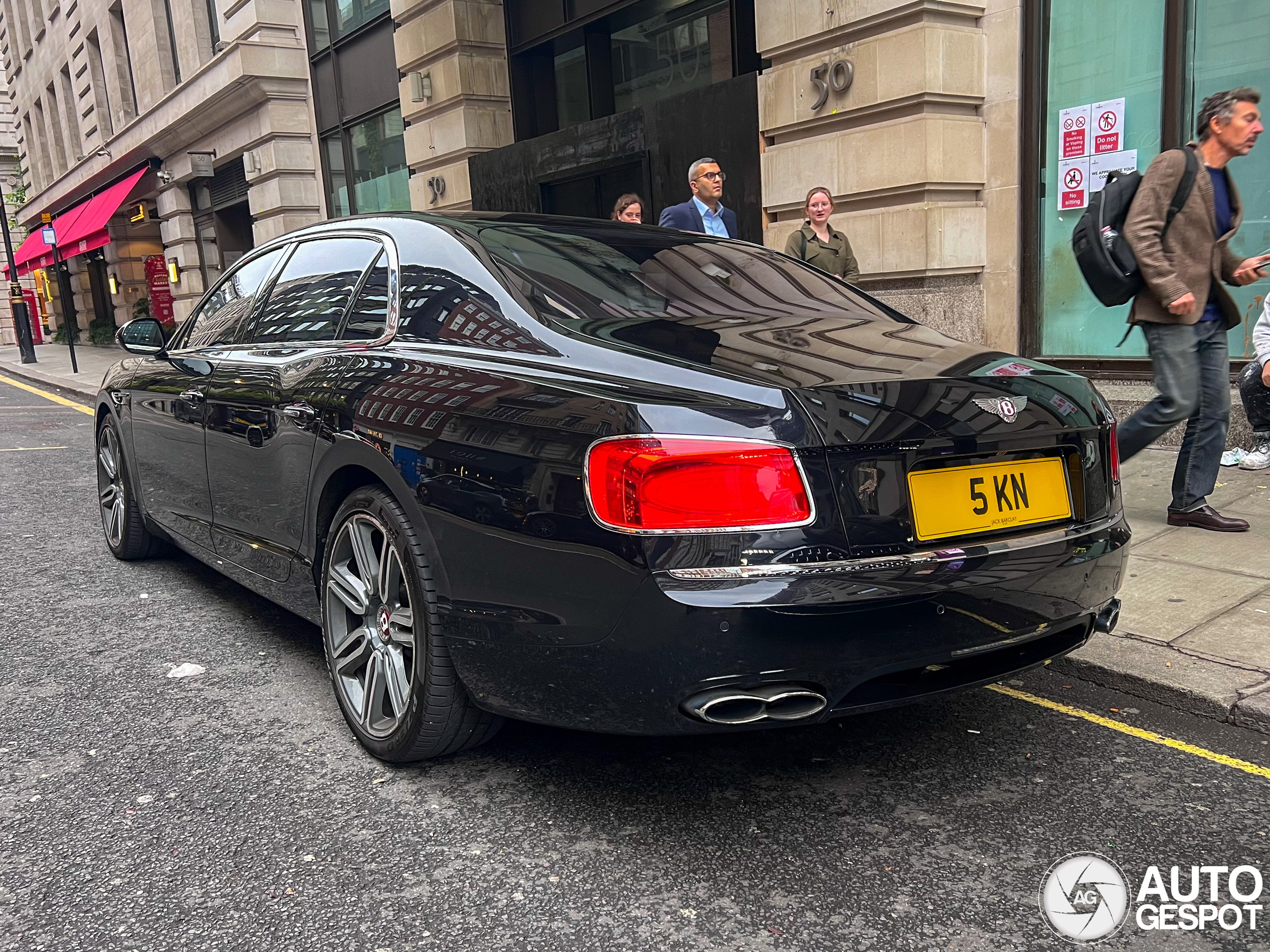 Bentley Flying Spur V8