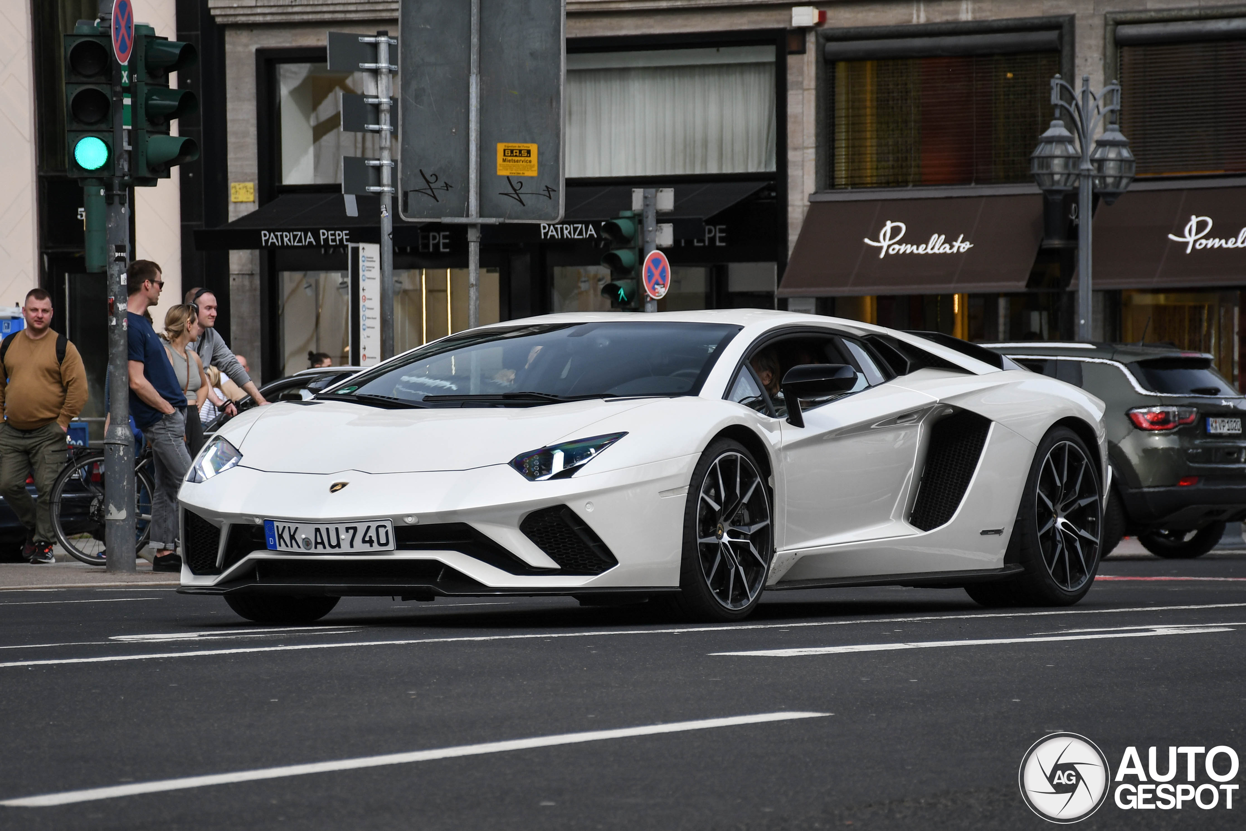 Lamborghini Aventador S LP740-4