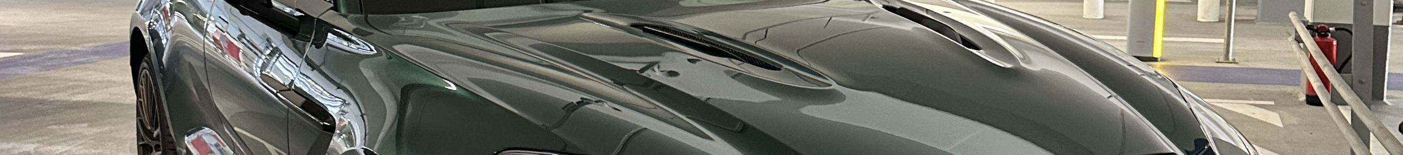 Aston Martin DBX707