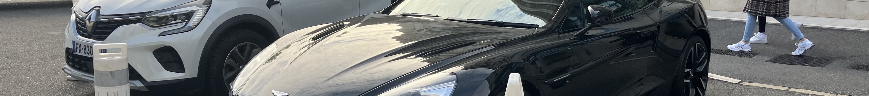 Aston Martin Vanquish S Volante 2017
