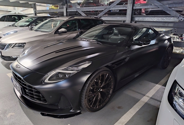 Aston Martin DB12 Volante