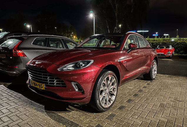 Aston Martin DBX