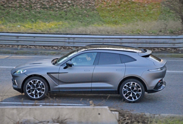 Aston Martin DBX