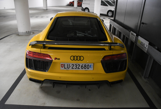 Audi R8 V10 Plus 2015