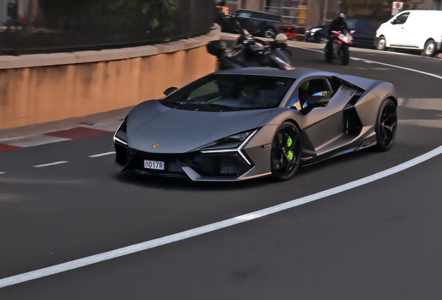 Lamborghini Revuelto