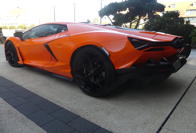 Lamborghini Revuelto