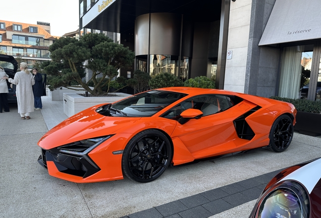 Lamborghini Revuelto
