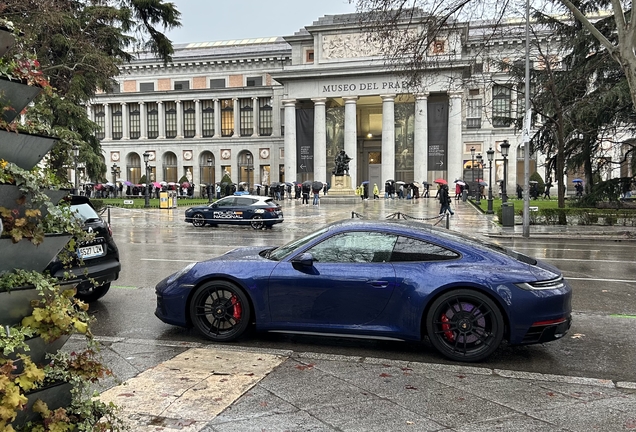 Porsche 992 Carrera GTS