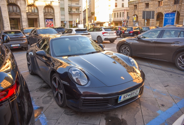 Porsche 992 Carrera 4S