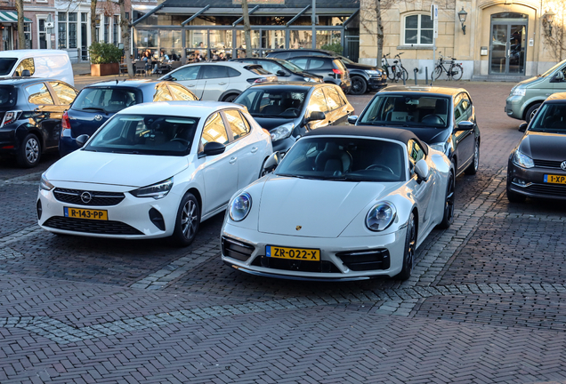 Porsche 992 Carrera 4S Cabriolet