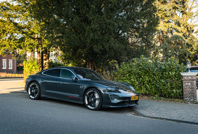 Porsche Taycan Turbo