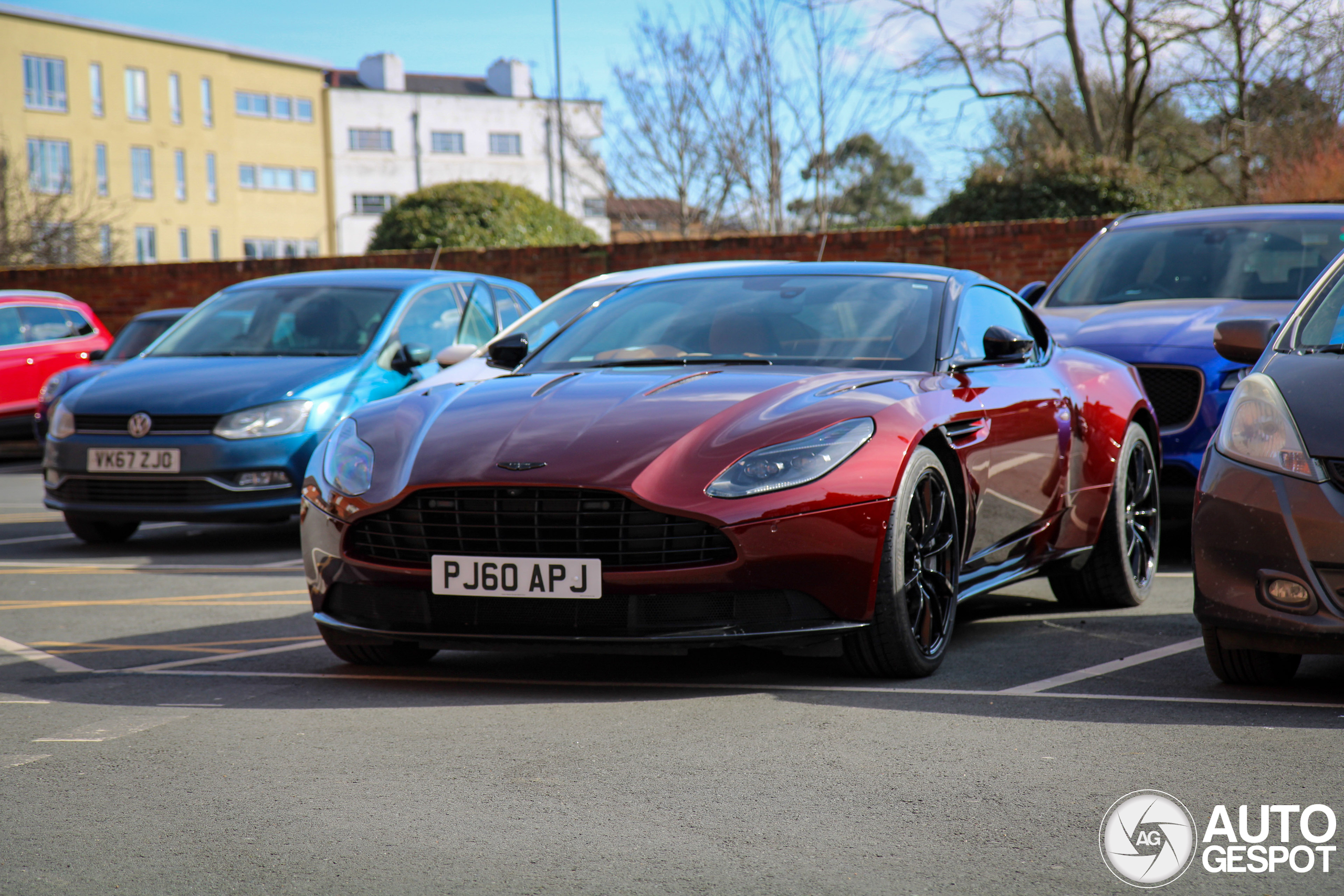 Aston Martin DB11 AMR