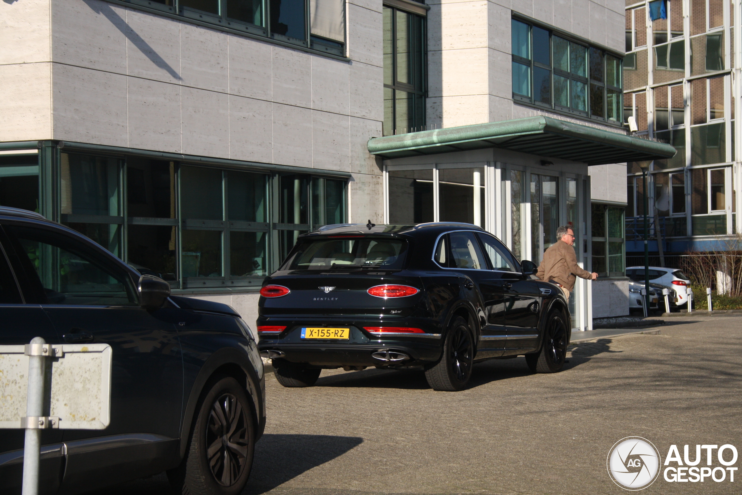Bentley Bentayga Hybrid 2021