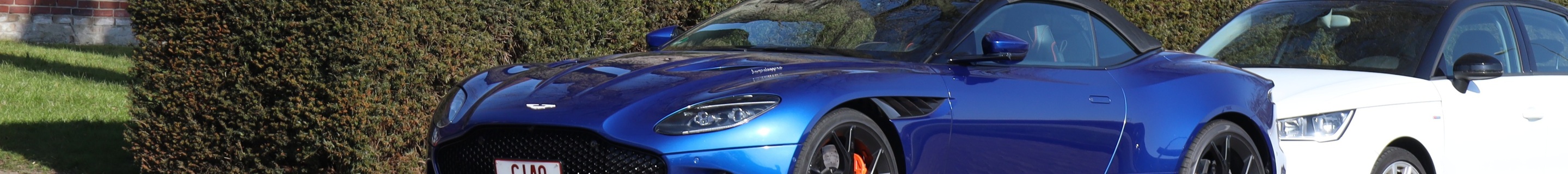 Aston Martin DBS Superleggera Volante