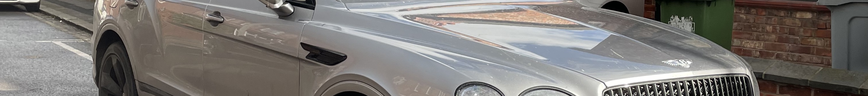 Bentley Bentayga Azure EWB First Edition