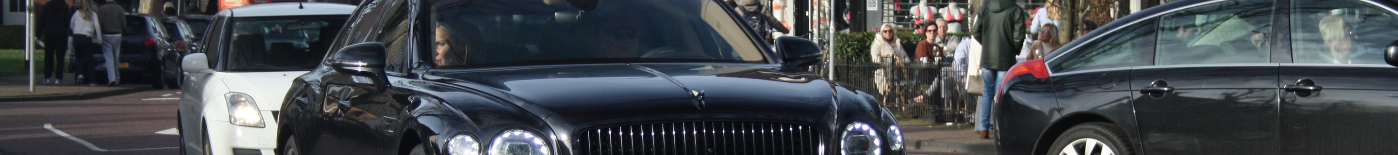 Bentley Flying Spur Hybrid Azure